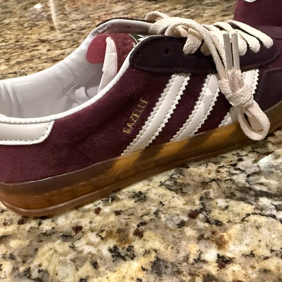 Gucci x Adidas Gazelle size 38/6.5 New, never worn, no box. - Picture 5 of 5